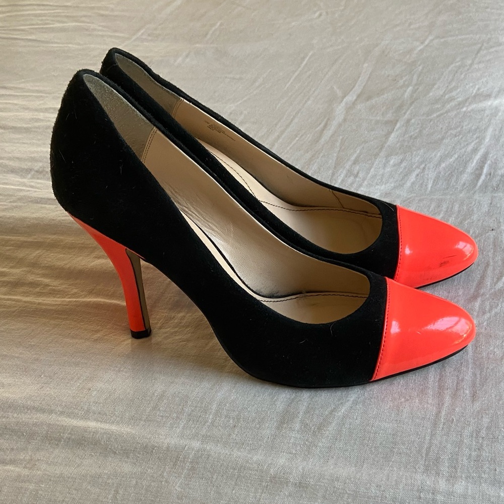 🎉HP🎉 Isola suede heels, black with orange patent details, sz 10